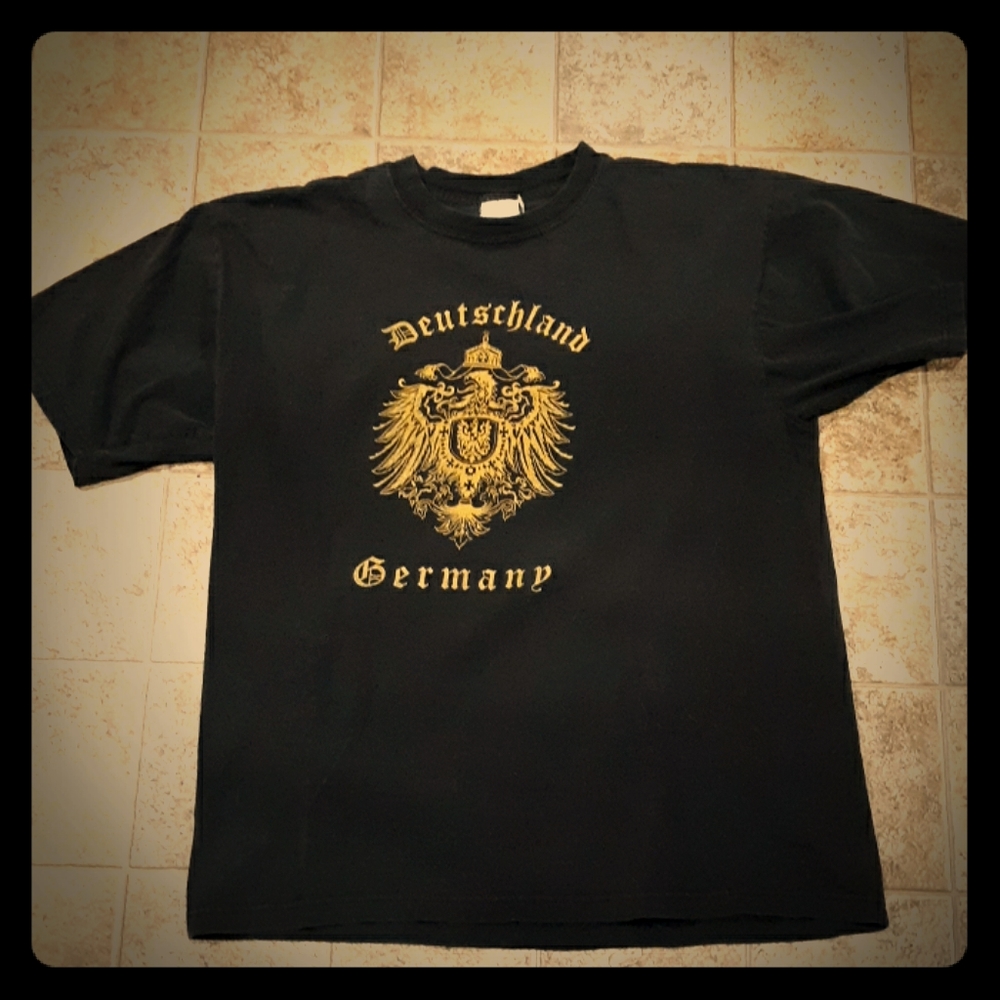 Vintage Black Deutschland Germany T-shirt. Size M